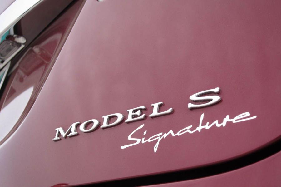  Tesla Model S Beta 2011 года  (фото 34 из 39)